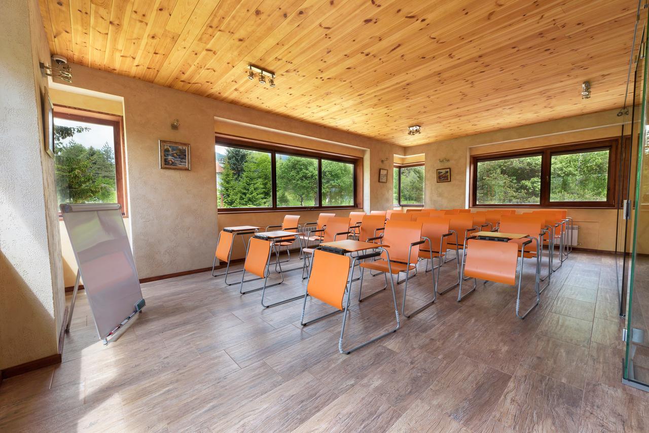 Pinus Villas Lodge With Private Jacuzzi & Phyto-Sauna Retreat Zheleznitsa 外观 照片